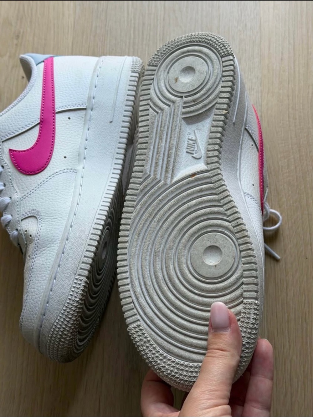 Nike AF1 White Sneakers with Pink Logo Detail - Picture 5 of 6